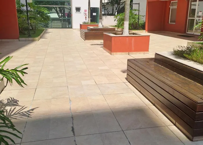 Guarujá Enseada Lazer completo 650mts praia