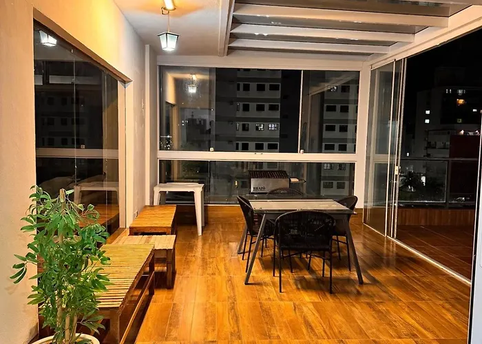 Cobertura na Praia da Enseada-Guarujá 180m2 10 hospedes