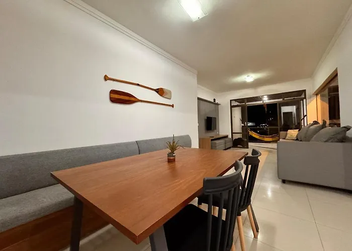 Cobertura na Praia da Enseada-Guarujá 180m2 10 hospedes